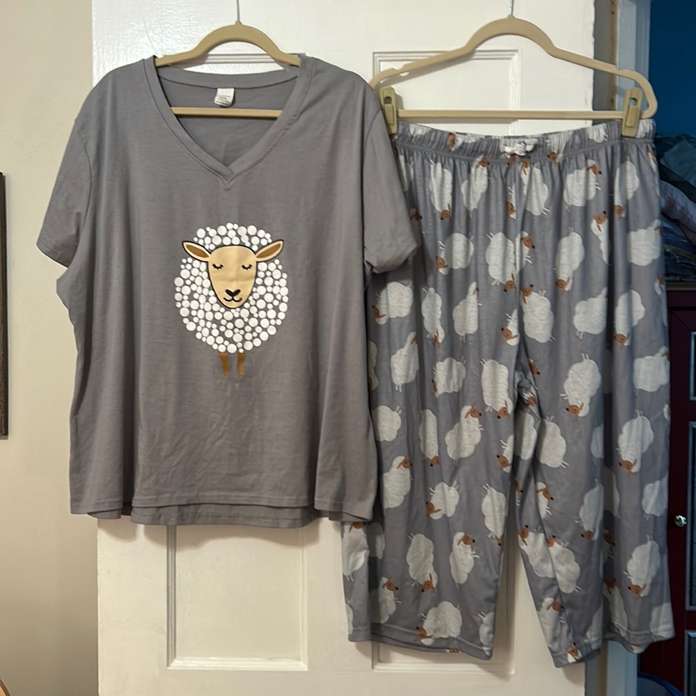 XXXL sheep pajamas-never worn